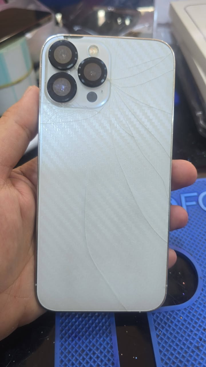 ايفون 13 pro max
بي فطر بل ظهر سعر التبديل مالته ٢٠ الف
و شاشه محروكه سعر تبديل الشاشه الاصليه ب ١٢٠ دولار

 ذاكرة  128
بطارية 70
سعر الجهاز 300 الف قفل
شرق اوسط 
واتساب  ***********
