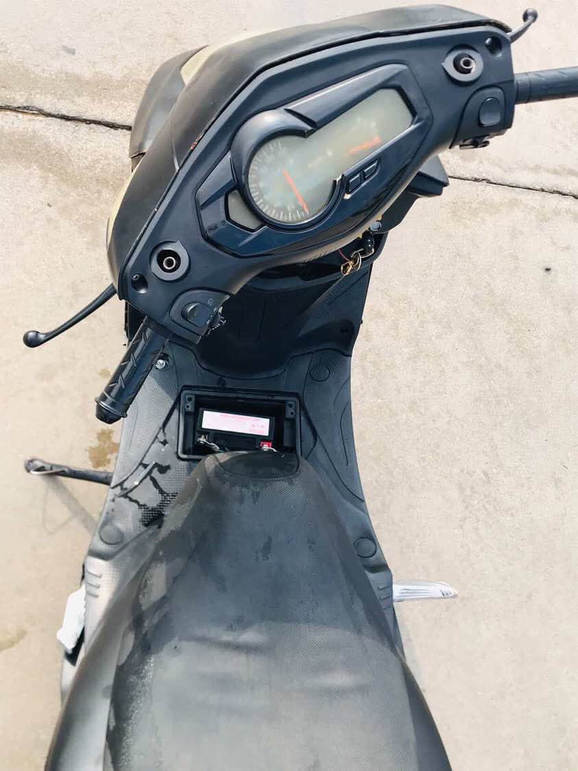 ماكس سكنس140 محرك مزود شلعه ومعدل طياره  دراجه نضيفه ومابيها كل عيب شغل ومشي كله شغال عده الهندر يحتاج تبديل اب15الف  دراجه لونها اسود طافي حيل حلوه للبيع او مراوس مكاني كركوك سعر240رقمي*********** كركوك, العراق
