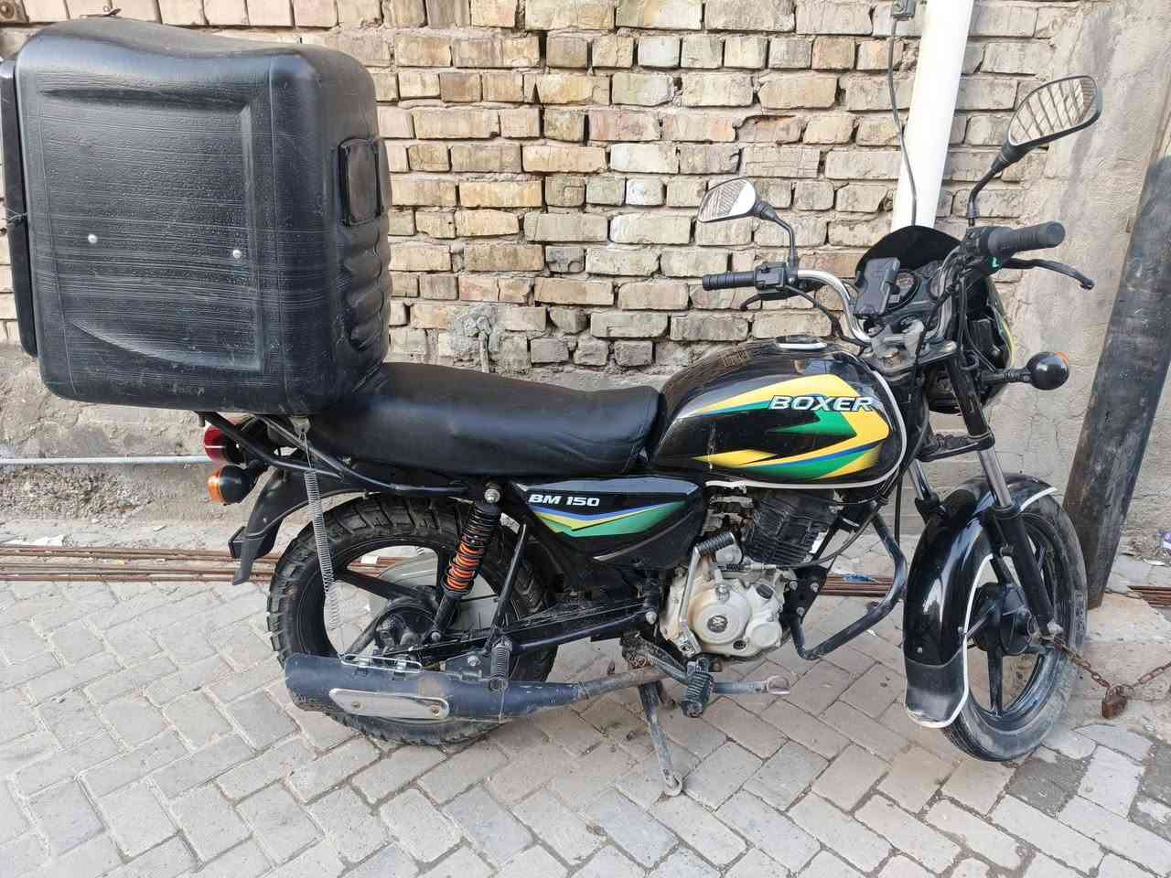 بوكسر كلاسك موديل ٢٣ اوراق نضيفه تجي تشوفها كدام العين يلا تاخذها السعر ١٢٥٠ وبيها مجال العنوان مدينه الصدر ***********
