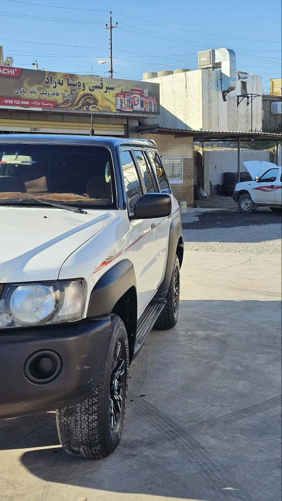 Nisan patrol super safari
مۆدیل ٢٠٠٨
حەجمی مەکینە بیلاد ٤٨٠٠/گیر تۆماتیک عادی بەشەرت
کامل گیان بەشەرت ٤ تایەی لۆکی لەژیرە
بێ نووقسانی
 ناوی داخلی لۆکە//ئەکسل و دەبل ئەکسل شانسی بەشەرت ناوشانەکانی نەتەقیوە بەشەرت
دەعامی بۆ دەعامی بەشەرت بی دەعم و لیدراوی تەنها ٢ بست بۆنیتی بۆیاخە بی ناوگرتن   
گێڕ مەکینە کارابایات تاقم وایەر هەمووی بە شەرت
بێ نوقسانی بێ هیچ شتێک
مەکینەی چرکەی نیە وەکو سەعات ئیش ئەکات
هەیکەلی نەکەوتووە 
سەیارەکە زۆر زۆر جوانو دانسقەیە
مزایدەی کەرکوک وەکالەت و رەقەم بەشەرت
ڕاستەوخۆ ئەکرێت بە ناوتەوە
تەنها فرۆشتن
بۆ سعر تەلەفون بکە لە /سوپاس بۆ ئادمین خزمەتام***********/*********** كويسينجاك, أربيل
