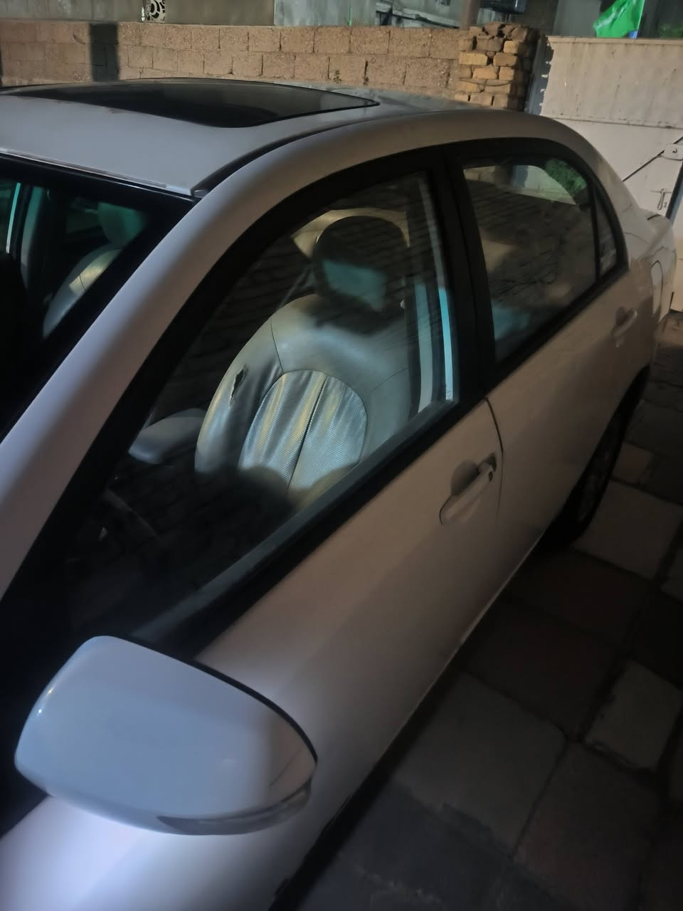 السلام عليكم 
BYD G3 2014 مزاد 
محرك وكير مكفولات شرط لاتنقيص ولاتبخير عليها ادامة كشرها نظيف كهربائيات كاملة نقصها بس غاز للتبريد سيارة مصروف عليها ترايك للبصرة شرط الترقيم مكانها بغداد مدينة الصدر او الامين سعرها 43 وبيها مجال للاستفسار 
***********
