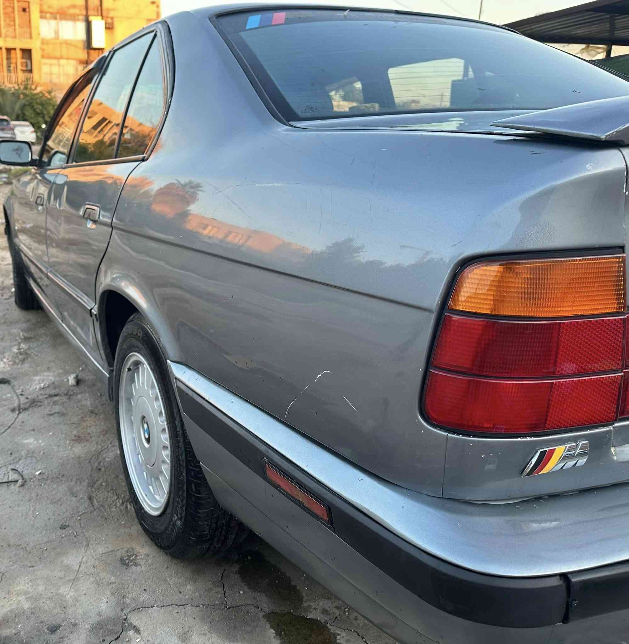 السلام عليكم 
للبيع او مراوس  كاسح 
حجم 525  مكينه 28 كير عادي
تخم تاير اندنوسي 
تبريد شغال 
صدر  خير من الله 
رقم بغداد. باسمي السياره 
سعر 58  و بيها مجال 
رقم الهاتف *********** عنوان بغداد حي العدل
