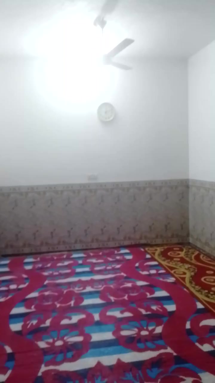 يا الله السلام عليكم بيت للبيع صوب بنيركاب على طريق الشركات زراعي مساحه 200 متر غرفد نوم اثنين صاله 7 باربعه ستقبال 7 باربعه مطبخ اربعه باربعه ترك ومنور داير استفسار اكثر على هذا الرقم***********
