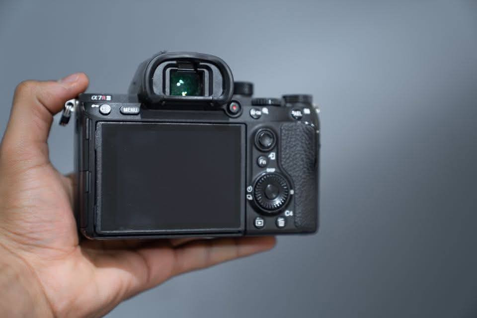 للبيع  SONY A7RIII
التواصل ***********

نظيفة كلش
شتر 70 k 
السعر قفل قفل 1450

ملحقات كارتون وشاحنة وبطارية

للعلم هذه R3 مو A7III

بغداد شارع فلسطين
