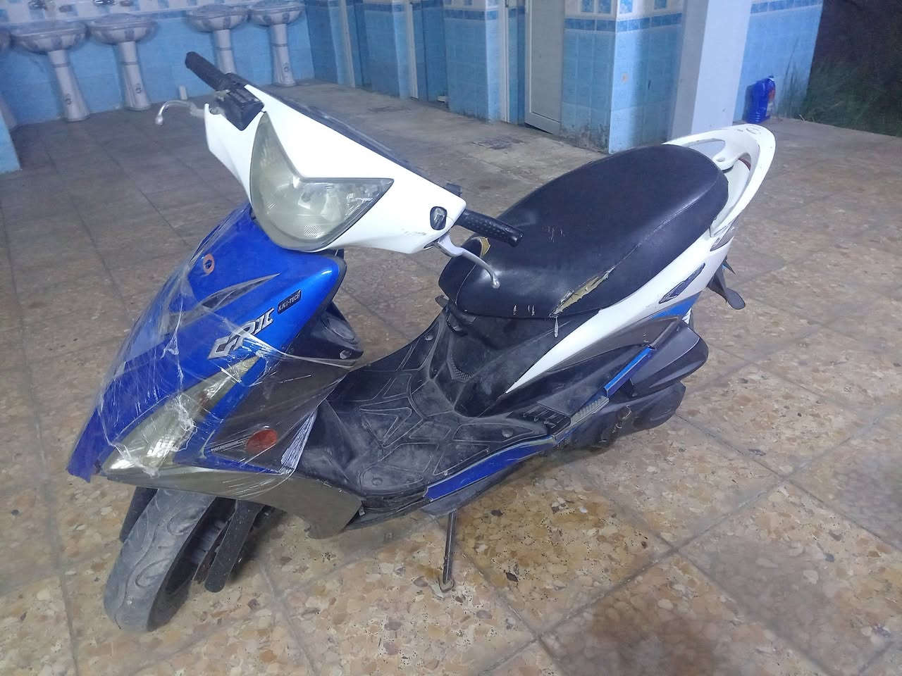 دراجه للبيع سعرها 275 وبيها مجال 0 7 7 2 4 8 4 1 0 8 8
