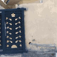 للتواصل مع مكتب ركن العسكري للعقار. 07815215232