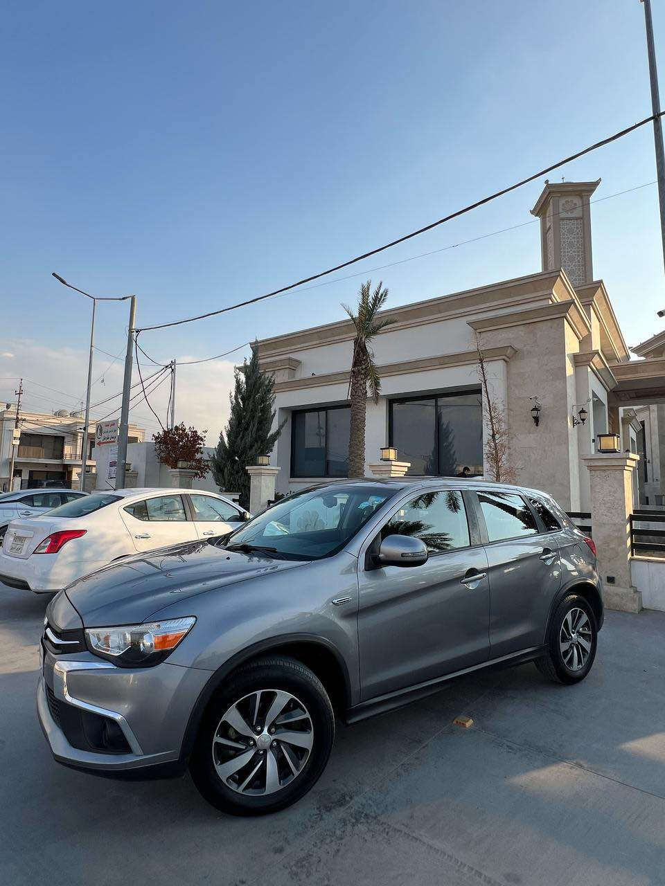 Outlander sport 2019 
سەیارەکی جائیزوو بئ مەسروفە رەقەموو سەنەوی هەزەی نوئیە
بئ نەقوستانیە بە کلین داخیل بووە لئرە لەکنە خۆمان صەفحەی لای سەکنی بویتە بۆیاغ تۆزەک ناو دەرکەی گرتیە زۆر کەمە ئیرباگ یەک شانی تەقیە کەمەک تەزرەشی هەیە
سعر ١١٧ 
*********** أربيل, العراق
