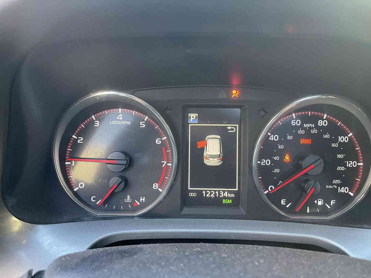 السلام عليكم راف فور فل موصفات واحد على واحد للبيع وارد أمريكي موديل 18 حادثها بنيد و جاملغ بدون دواخل سعرها 155 و بيها مجال المكان البياع حي الشهداء الرقم ***********  واتساب متواجد
