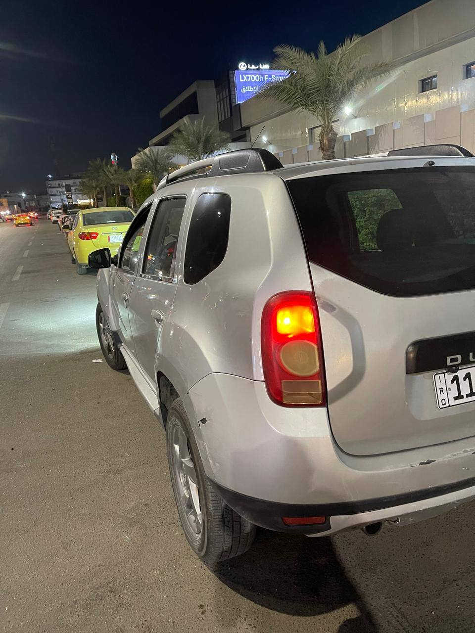 رينو داستر 2013
سنوية  جديدة
ماشية193وقابل للزيادة 
بيه صبغ بابين بس ابيع مصبوغة حزام
تخم تاير جديد
باتري جديد
صدر جديد
بيه منضومة غاز يعني انسة صرف بانزين
بيه خيط تبخير
السعر 65 وبيه مجال للطيبين
مكان السيارة حي الإعلام
رقم الهاتف ***********
