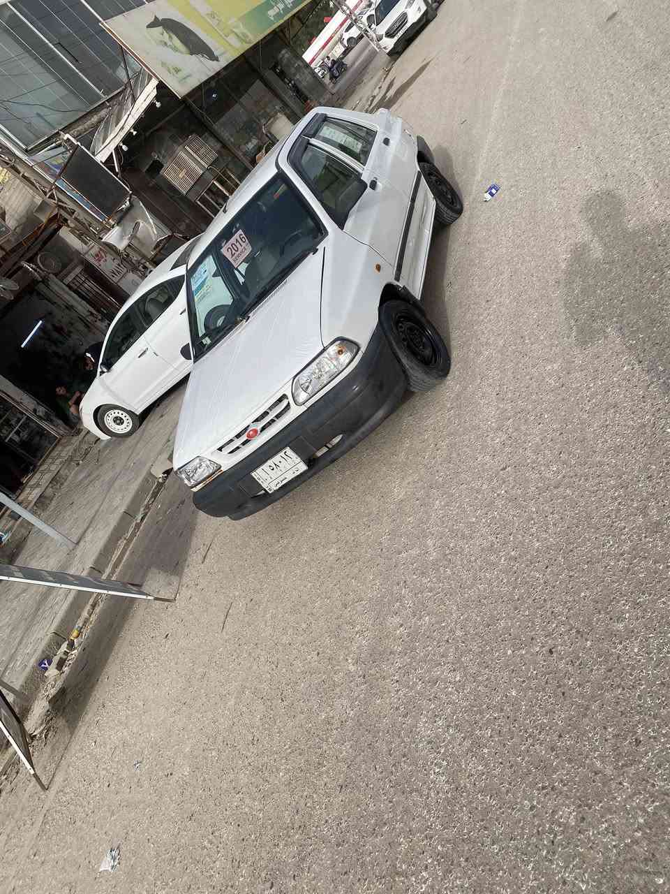 ‏سلام عليكم. سايبه  2016  بيه جاملغغ وبنيدد عوزه شغلات بسيطه حداديه خير من الله مكينه بدايه بخار شواصيً نضيف سنويه قبل سبوع سقطت سياره مداور ثاني يوم  العنوان النجف حي العسكري السعر 38 وبيه مجال لطيبين وخادمك ***********
