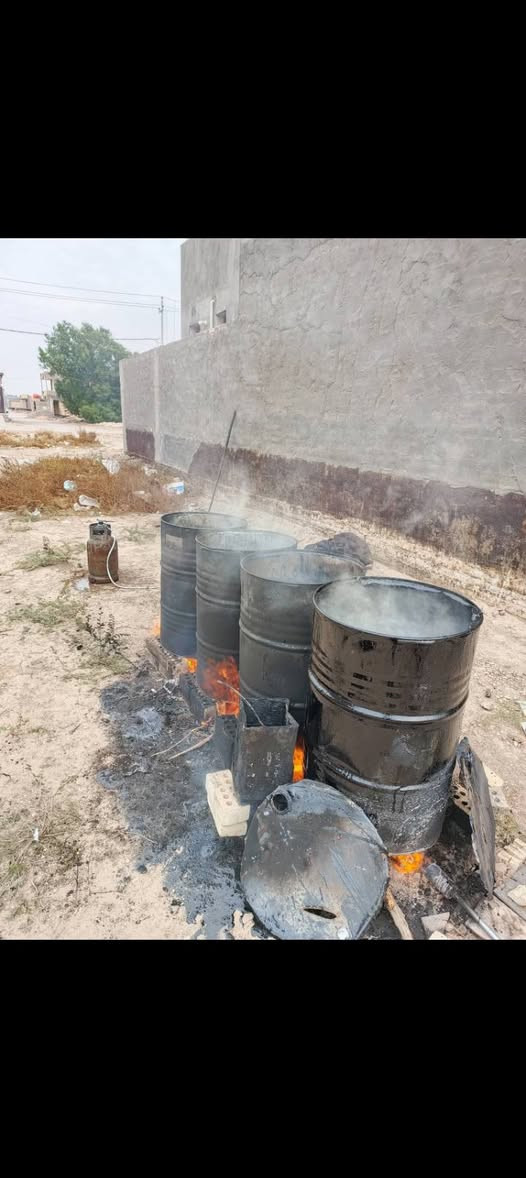 سلام عليكم يوجد جير التجير سطوح والاساسات سعر البرميل 70 كرسته وعمله الاتصال ***********
