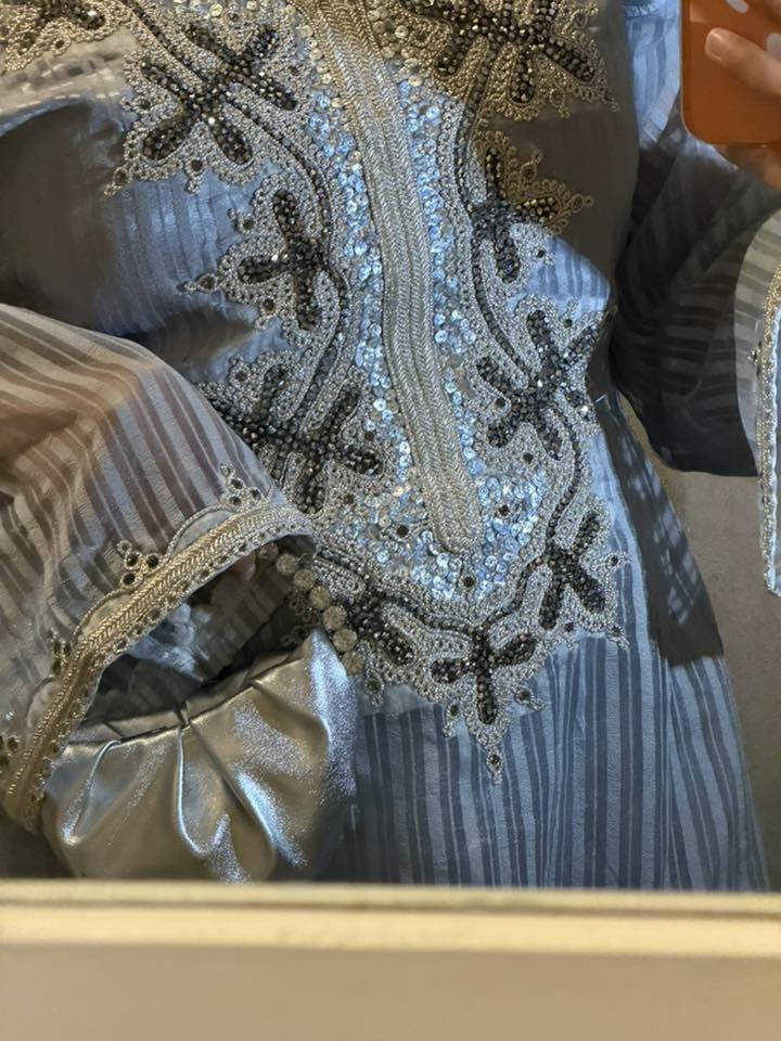 كلابية او قفطان رمضاني او للعيد اخذته البارحه ع كد لبسه بس طلع جبير يلبس اوزان 80 / 90/70


**إذا كنت صاحب هذا الإعلان وتريد حذفه لأي سبب، رجاءا أرسل رسالة إلى الدعم الفني**