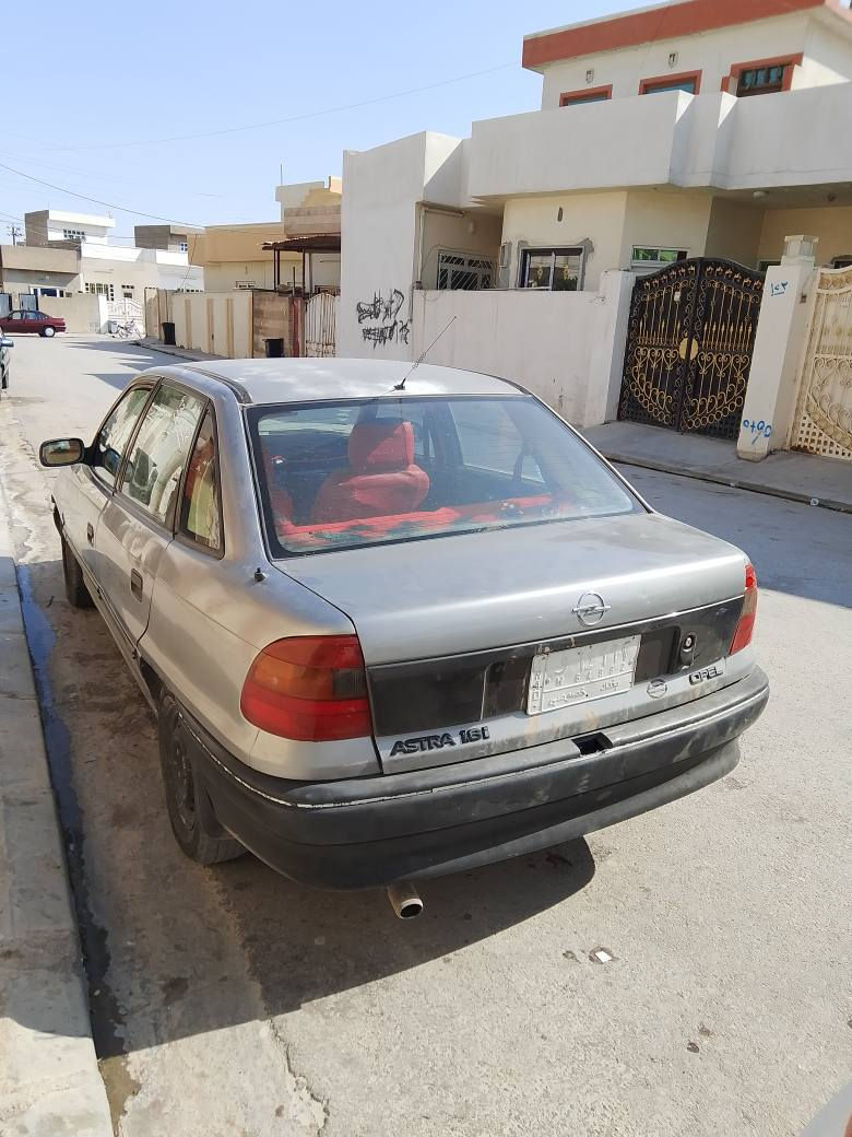 موديل1994-محرك 16نوزل-رقم بغدادشرط تحويل كوبون بانزين لون رصاصي رقم تلفون***********مكان اربيل كلك 
بس قبغ صندوق صبغ بدون دواخل أربيل, العراق
