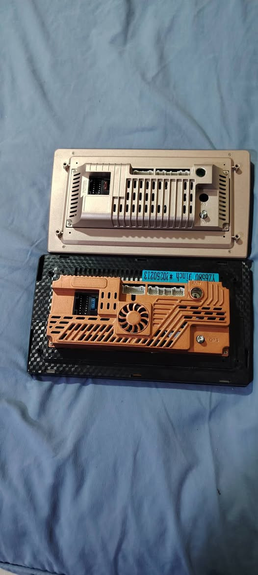 اخوان شاشات للبيع شغالات مابيهن عيب نضيفات شرط الشغل سعر القطعه 35 اذا كلهن 75 قفل اتصال *********** بي واتساب البصرة, العراق
