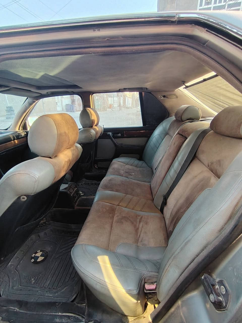 السلام عليكم سيارة بي ام للبيع حجم ٧٣٠ موديل ١٩٩١ جاهزة سيارة بيع مستعجل رقم بغداد باسمنه السعر ٢٩ ورقه مكاني بابل حله مركز المدينة رقم موبايل ***********
