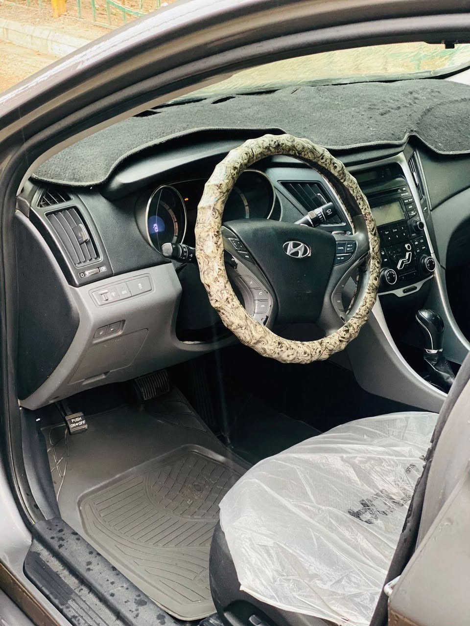 السلام عليكم سوناتة وارد امريكي رقم واسط انكليزي بأسمي سيارة حادثهة جاملغ وبنيد بدون دواخل وبدون تبديل محرك جي دي اي مكان واسط كوت ***********
