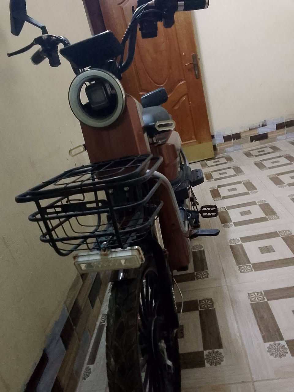 بايسكل شحن للبيع يحتاج تبديل باتريات
***********
