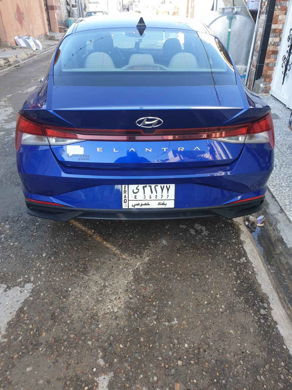 السلام عليكم سياره النتره هونداي وارد مريكي بندي بس عمره بردن مشيه 30 لف  ستفسار على رقم ***********
