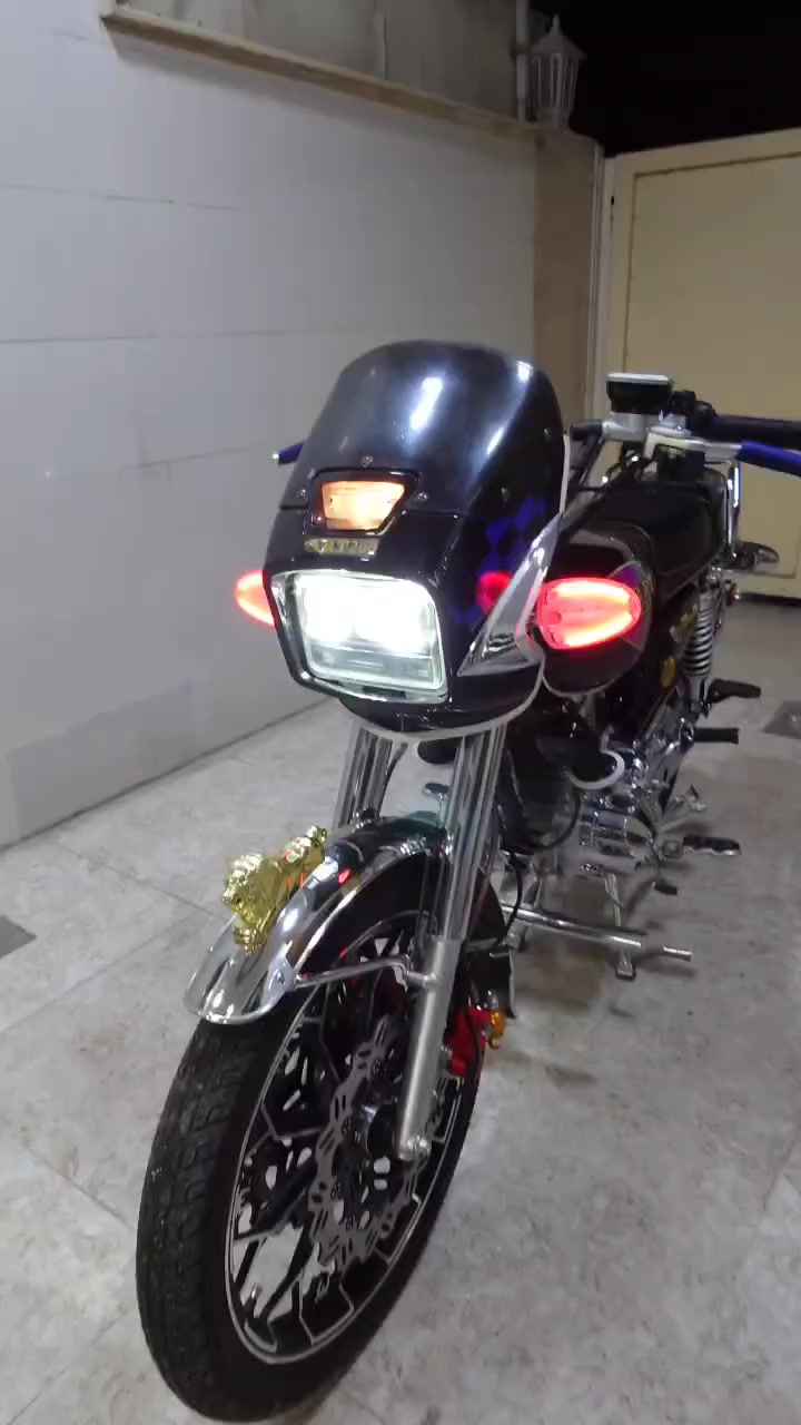 🚀 بارت عيتاني سوري – موديل 2025
🔧 مكينة 200 سي سي – قوة وأداء يعتمد عليه
إذا تدور على بارت عملي، قوي، ويتحمل الشغل الثقيل، فهذا الخيار الصح ✔️
تصميم متين، مكينة نشيطة، وأداء ثابت بالمدينة وبالطرق الطويلة.
🔥 المواصفات: • موديل 2025
• مكينة 200 سي سي قوية
• صناعة سورية بجودة عالية
• اقتصادي بالوقود
• مناسب للشغل والاستخدام اليومي
💪 بارت يعتمد عليه… يشتغل وياك وما يخذلك
 📞 للحجز والاستفسار تواصل ويانا الآن 0782 311 5896
