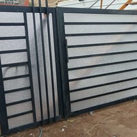 للبيع باب سلايت جديد عرضها ٣مترات الارتفاع ١٨٠ مع كامل ملحقاته السعر ٣...