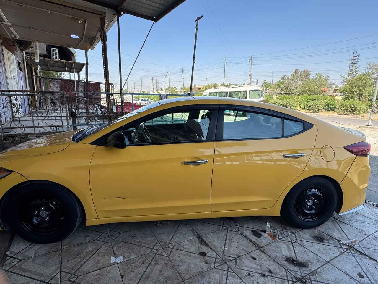 السلام عليكم النترا 2017 مكينه ٢٠٠٠دوش مامفتوحة  كير اي تي المرغوب  تبريد تدفئة كله جديد بيها منضومة غاز لاشاصي ولا لغد حادثها خلفي ليبل واحد دوشمه نحله غرفته كله مدوشمه سيارة بسمي  السعر 120
مكاني بغداد فلكة ٨٣ رقم الهاتف ***********
