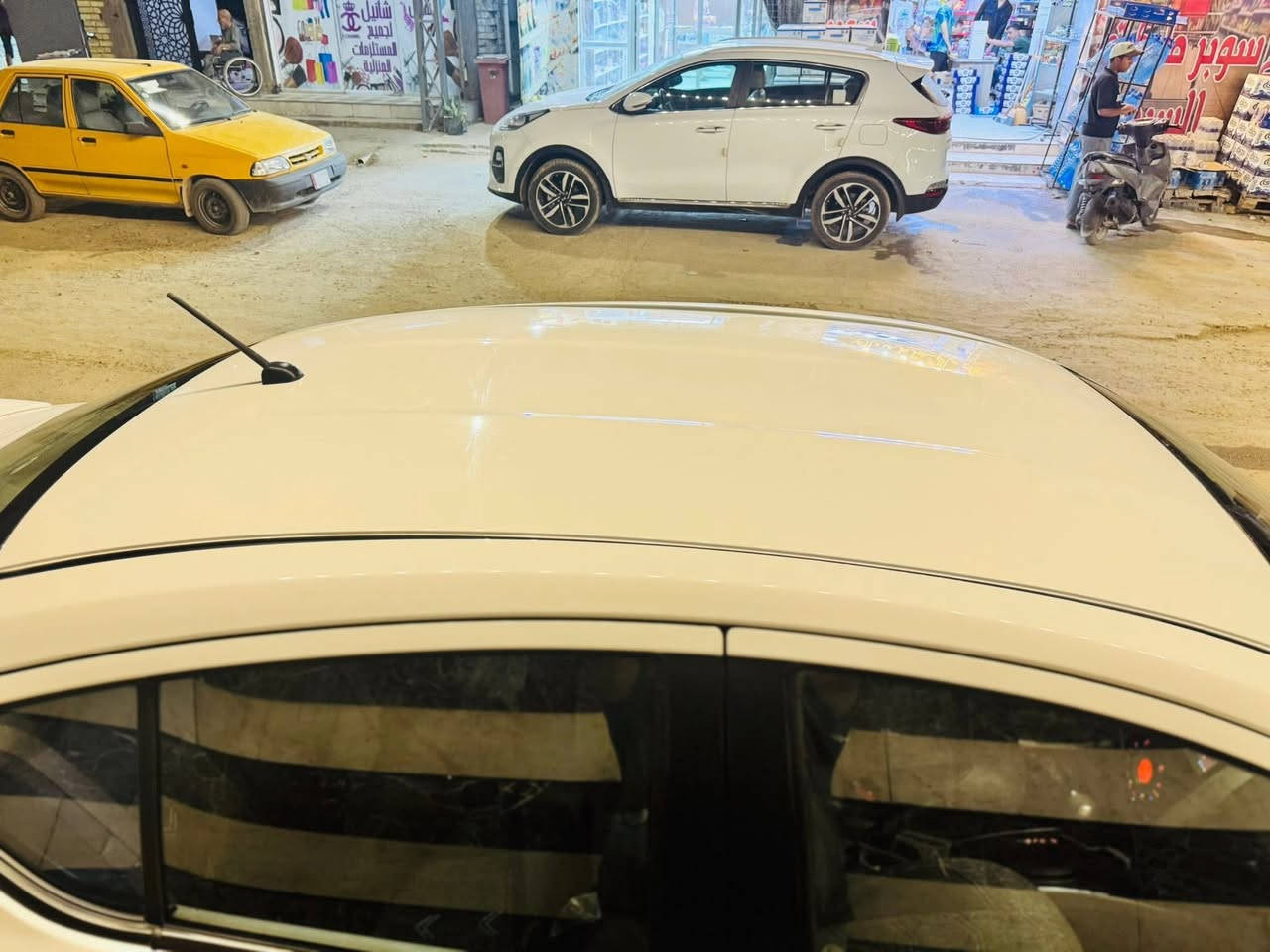 السلام عليكم نيسان صني2023 
السياره فول مواصفات تختلف عن العاديه
1:بصمه تشغيل وابواب
2:اشاير بالمري زائد مري شفط
3:شاشه بلاديه تدعم الكار بلي
4:تبرير شاشه تحكم كامل
5:كيجات عدد ثنين منفصله وكيج حماوه
6:قطعتين تبريد 
7:ويل كب
السياره مدوشمه دوشمه كامله درجه اولى وارضيه مدوشمه جلد

ورقم بغداد اب اسمي الرقم جديد تحويل مباشر وقليل رقم بغداد تجي مكفوله من الضربه والصبغ والبارد والشخط بس رصعه صغيره وعلى وضعهة وكير ومكينه وحداديه على وضع الشركه السياره بس طابكه ونصبه وجديده وجاهزه وعلى ايدي من زيرو ماشيه ٢٤ الف حقيقي 
السعر ١٢٧ ورقه وبيهة مجال والسياره فول تختلف
مكاني بغداد حي اور للبيع فقط
***********
