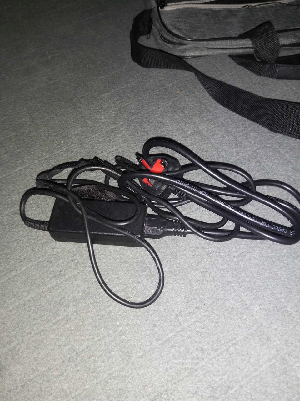 السلام عليكم 🌹
لابتوب جديد للبيع وبعده بغلافه بس الشاحنه مالته وصلت  
بالتوصيل عاطله السعر  125 
تواصل خاص المكان حقلانيه 
أو اتصال *********** 

لعبة GTA5 ولعبة الجنرال

✅️اسم الموديل HP probook 6570b

✅️معالج Corei5 من الجيل الثالث

✅️هارد 500 hdd

✅️الذاكرة العشوائيه للرام 8 كيكا

✅️شاشة 15.6 انج

✅️كاميرا

✅️منفذ Display port

✅️وايفاي 

✅️مدخل cd + DVD

✅️ USB عدد 4

✅️منفذ lan

✅️منفد VGA

اللابتوب مناسب لاعمال الاتوكاد والبحوث والطباعة والتصفح وبرامج الكاشير والمحاسبة وبعض الالعاب مثل

 GTA 5🕹

منصب بنظام وندوز 10 وبرامج الاوفس كاملة والمتصفحات واليوتيوب وباقي البرامج الخدمية وبعض الالعاب 

Brand :HP probook 6570b  

CPU: Core   i5   3230M     2.6GHZ

Genration : 3TH

 Hard :500 HDD

Ram: 8 GB

Monitor:15.6

Price:135.000 iq
