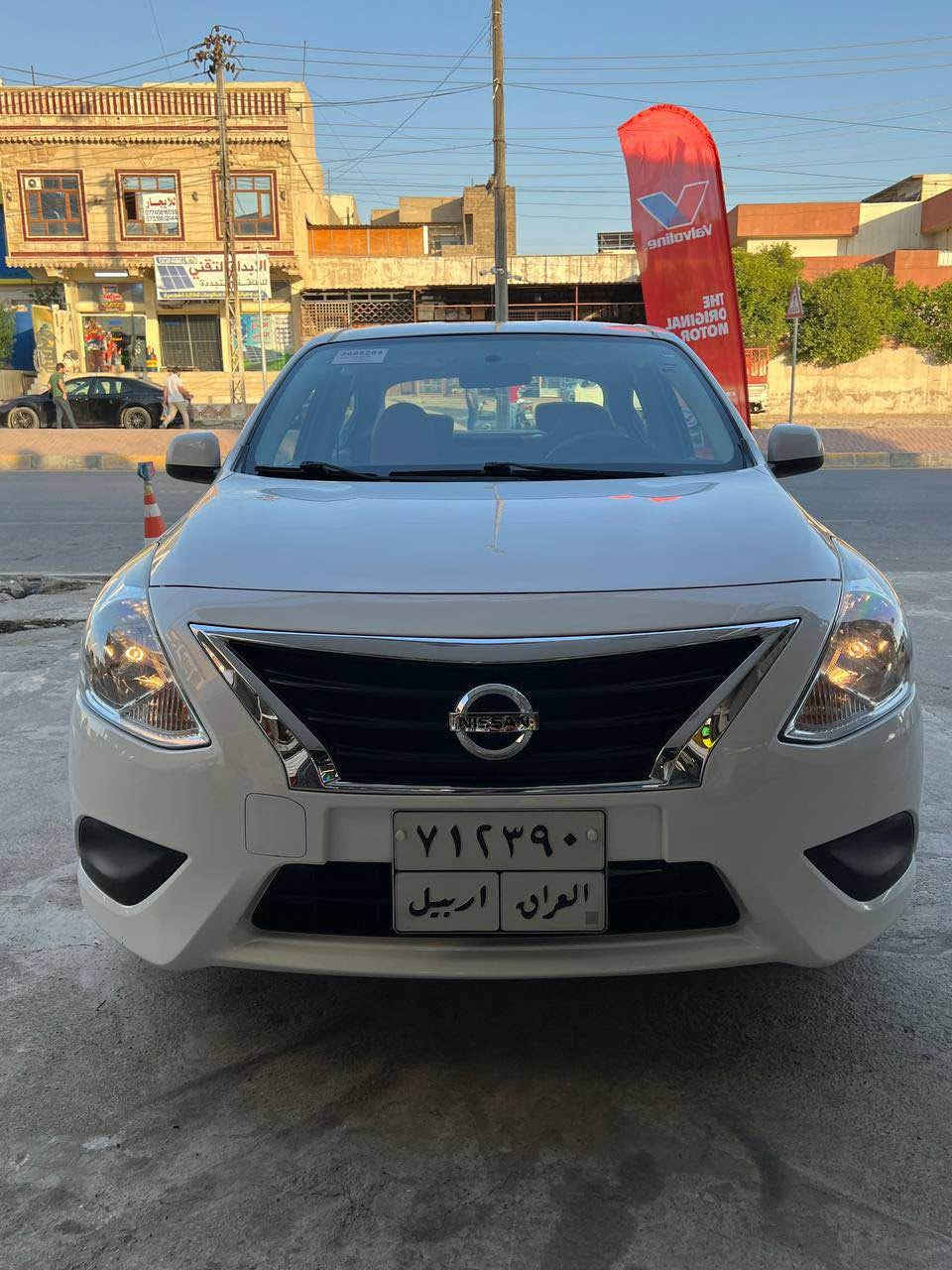 السلام عليكم ورحمة الله🙏
نيسان صني للبيع ✔️ 
موديل : 2021 هندي امل بليتة زركة 🔹 
ماشية : 40 الف km 
سيارة جديدة خااام  💠 
بدوون قطرة صبغ مكفولة 🔸 
((مكان السياره موصل/ اربيل )) 
السعرر 114 وبيها مجال بسيط
*********** يوجد واتس اب أربيل, العراق

