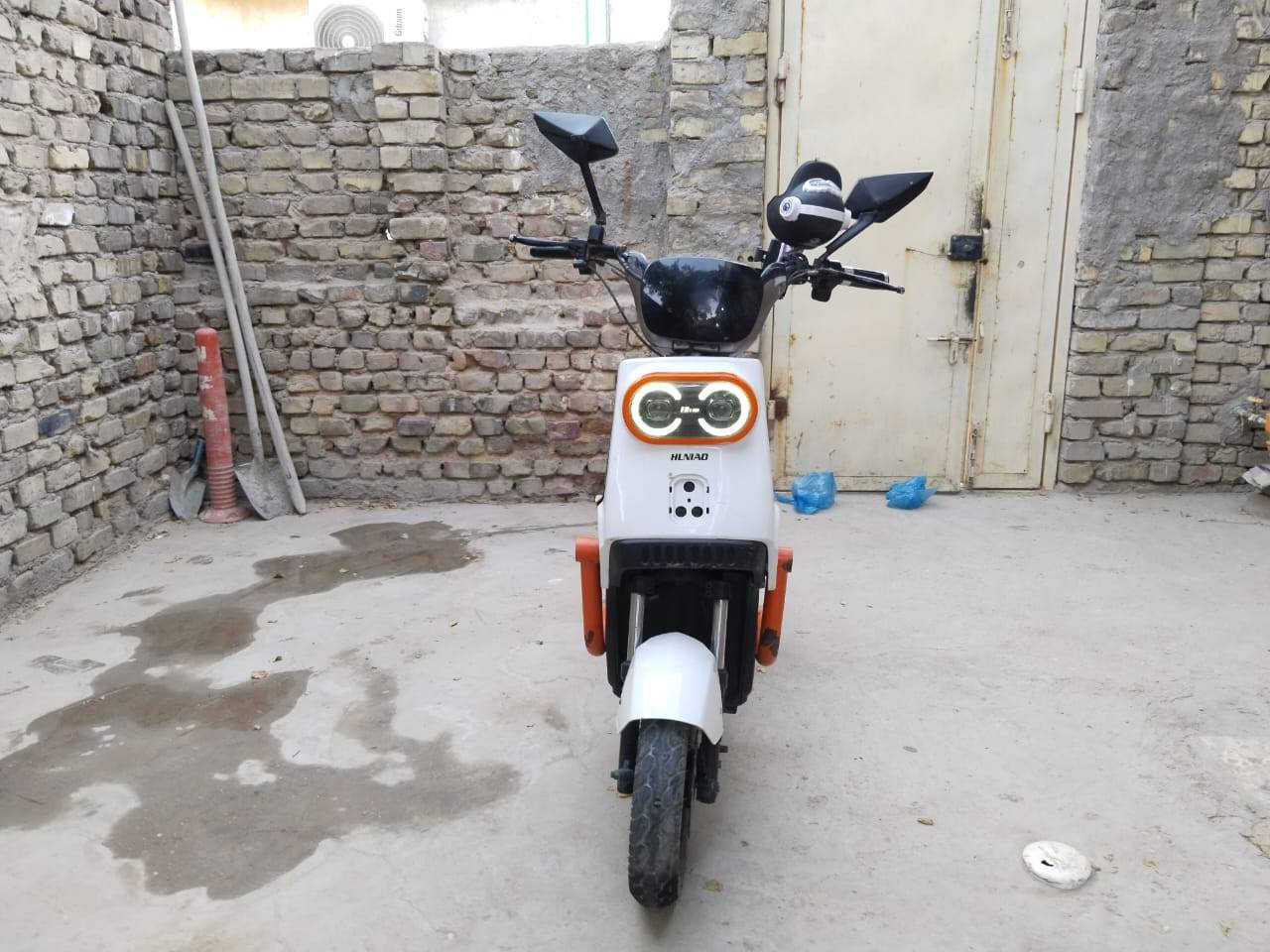 سلام عليكم
بايسكل شحن من شركة HLNIAD
5 بطاريات دبل كبار اربعة جدد وحدة وسط
الملف 1500 السرعة 95 الحقيقي 45 وربع سرع
اشاير يمنئ ويسرئ ولايت قوي 
ابريك امامي وخلفي
دبلات امامي وخلفي ايضاً
السعر=350$الف وبي مجال للطيبين
العنوان=كربلاء الچاير مقابيل جامع امام علي الهادي 
تجي تفحص وشوف البايسكل كربلاء, العراق


**إذا كنت صاحب هذا الإعلان وتريد حذفه لأي سبب، رجاءا أرسل رسالة إلى الدعم الفني**
