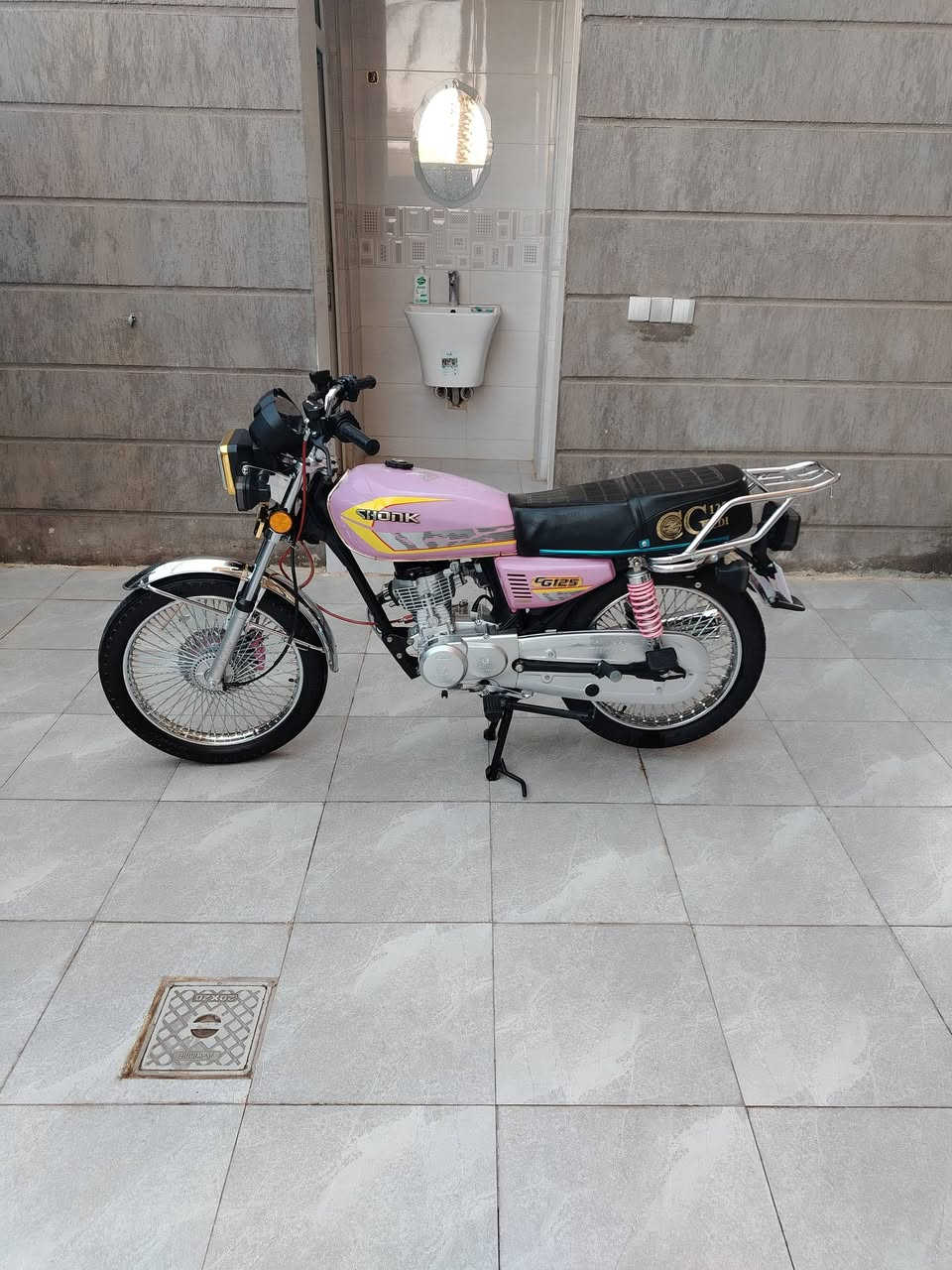 تايكر سنونك باب اول وين اليدور كفاله عامه موديل 25 اوراق كامله وصل معرض الدراجه احله من الصوره السعر 750 اوبيه مجال مكاني بابل ***********
