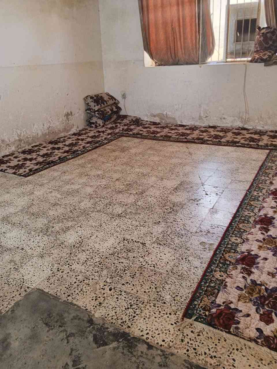 السلام عليكم بيت للبيع منطقة قرية ابو دلف المساحة 366 متر شارع حلو سكن هادئ السعر مناسب 48 مليون للاستفسار ***********
