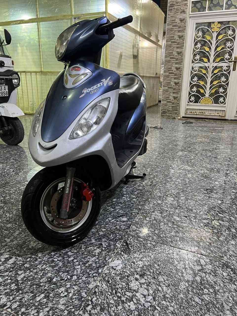 سلامً.  عليكم دراجه للبيع كامكو نضيفه 750الف مستعجل عله بيعته مكان المجر الكير ***********
