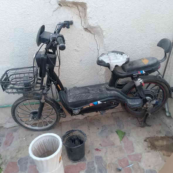 سلام عليكم بايسكل شحن عدد 2 للبيع نضيف مستخدم قليل نقص بطارية سعرهن 200وبيهن مجال الاتصال رقم***********
