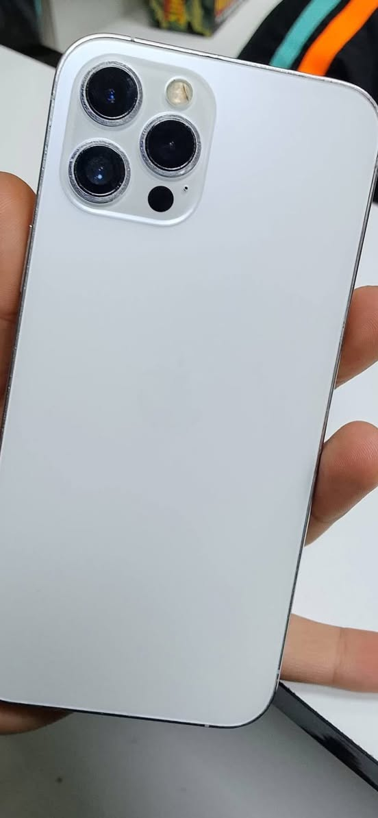 سلام عليكم ١٢ برو ماكس ذ٢٥٦ ب٨٠ جهاز نظيف ما بدل بي اي قطعه
ولا داخل صيانه جهاز مال بيت كارتوته موجوده مراوس حسب القناعه 
***********
عنوان بغداد العبيدي
