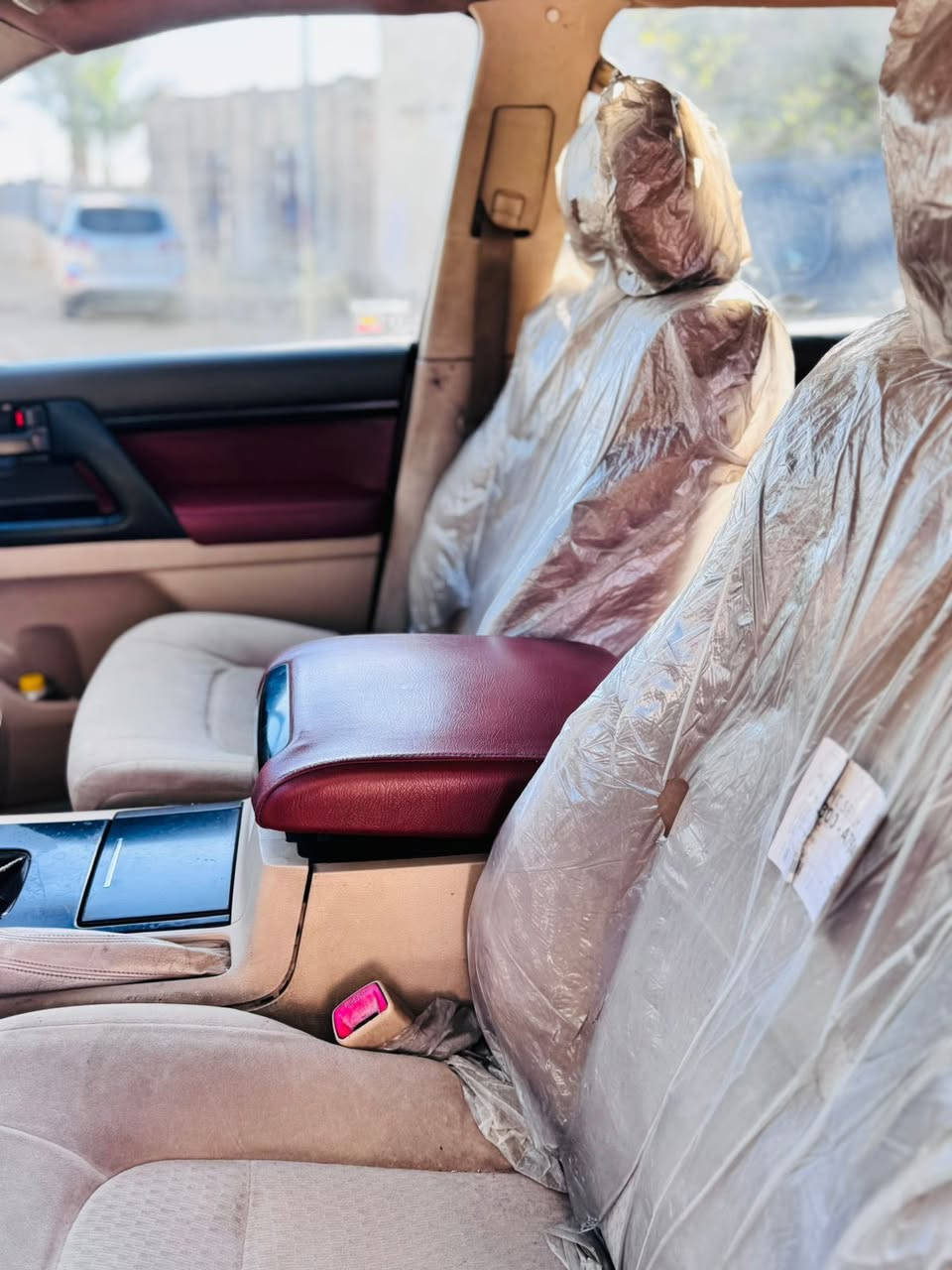 تيوتا لاندكروز 2010محدث 2018محرك كاز 8كير عادي برقم أنبار مميز السعر 180
التواصل على الرقم ***********
