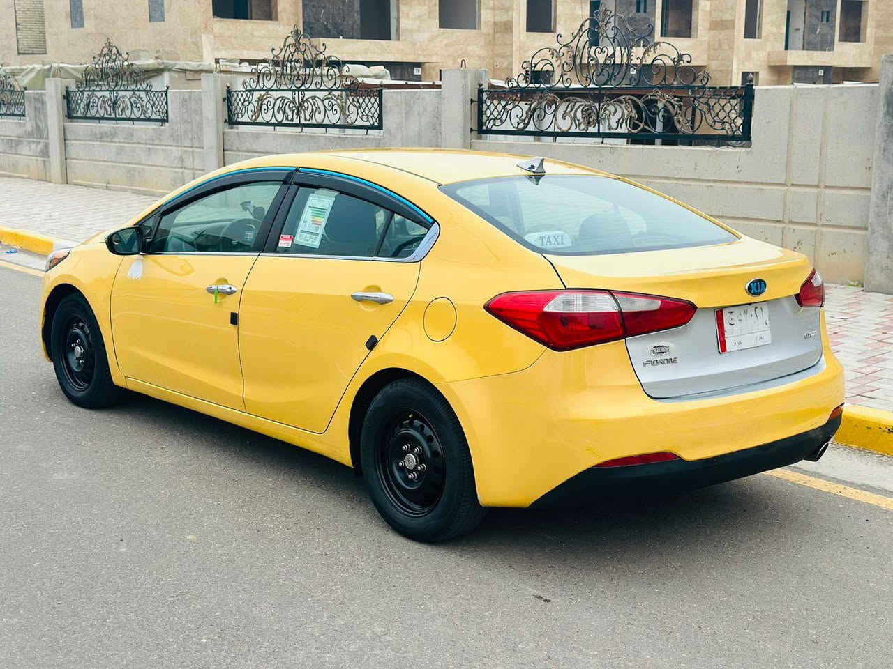 السلام عليكم فورتي 2015 كلين تايتل بدون حادث كفاله ضربه وتبديل وفتح ليبل واحد الاستفسار***********  السعر 115 مجال بسيط موصفات شاشه كامره محرك 2000 دوش تحكم استير حداديه تخم تاير جديد المكان كربلاء
