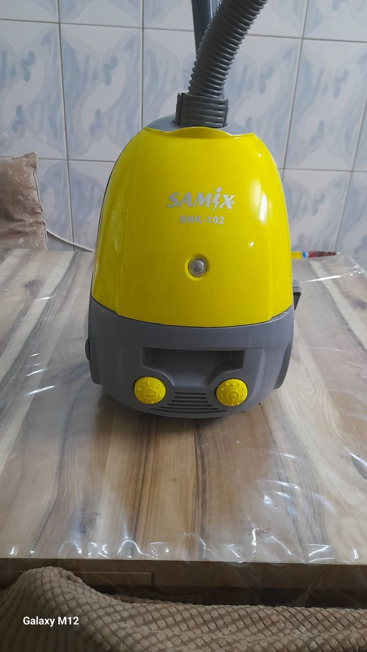 مكنسة كهربائية كلش جديدة واستعمال قليل وقوة السحب مالتهة كلش قوية وعل فحص ونوعية معروفة  واب استفسار موجود وتساب راسلني وتدلل ***********
