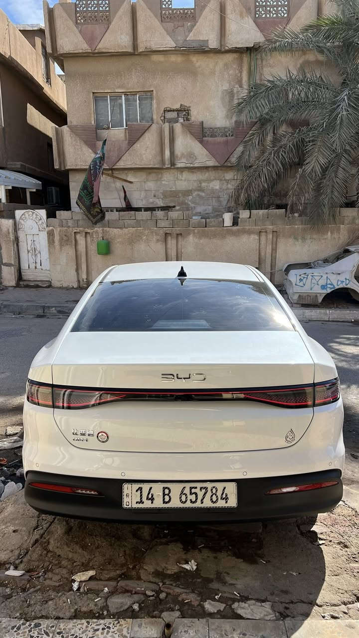 سلام ؏ـليكم   بي واي دي سيل ٥  السيارة كفالة عامة من كلشي ام الويل كب داخل ابيض جلد رقم بصرة بأسمي ماشي ٤٠٠٠ 
ب ١٢٤ وبيها مجال بسيط 
للاستفسار 
***********
ما متواجد ع الفيس 🤍
