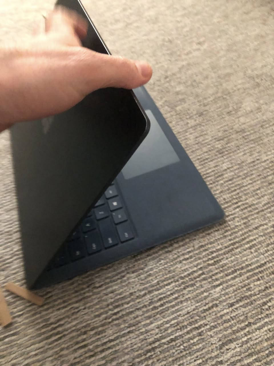 Surface laptop 3 13.5 لمس حديث جيل عاشر السعر ٣٥٠ الف قفل
بيع فقط
Core i5 1035G7 
Ram 8 GB 
HARD 256 SSD NMVE 4x4
Intel iris plus

بطارية ٨ ساعات 

مع شاحنه و كرتون 

*********** 

يوجود توصيل عل فحص
