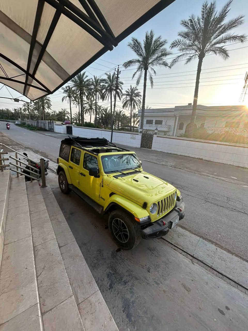 � جيب رانكلر صحاري 2023
💛 لون أصفر مميز | وارد أمريكي

السيارة ماخذها معمّرة من كراج عفرين - أربيل، بحالة ممتازة وعلى وضع الشركة.

المواصفات:
✅ وارد أمريكي
✅ حادث بابين والدوسة (صبغ فقط)
✅ حجم كبير (4 أبواب)
✅ ماشية 15 ألف ميل فقط
✅ بدون أي نقص، كلش جديدة
✅ محرك 4 سلندر 2.0 تيربو
✅ على وضع الشركة بالكامل
✅ تحويل مباشر

💰 السعر: 265 ورقة  قابل للتفاوض بالمعقول.

📍 الموقع: بغداد

📞 للاستفسار: ***********

#جيب #جيب_رانكلر #رانكلر #Wrangler #Jeep #JeepWrangler #صحاري #رانكلر_صحاري #سيارات_العراق #بيع_سيارات #بغداد #اربيل #وارد_امريكي #جيب2023 #SUV #4x4 #سيارة_نظيفة #سيارات #للبيع #عراق #جيب_للبيع #سيارات_بغداد
