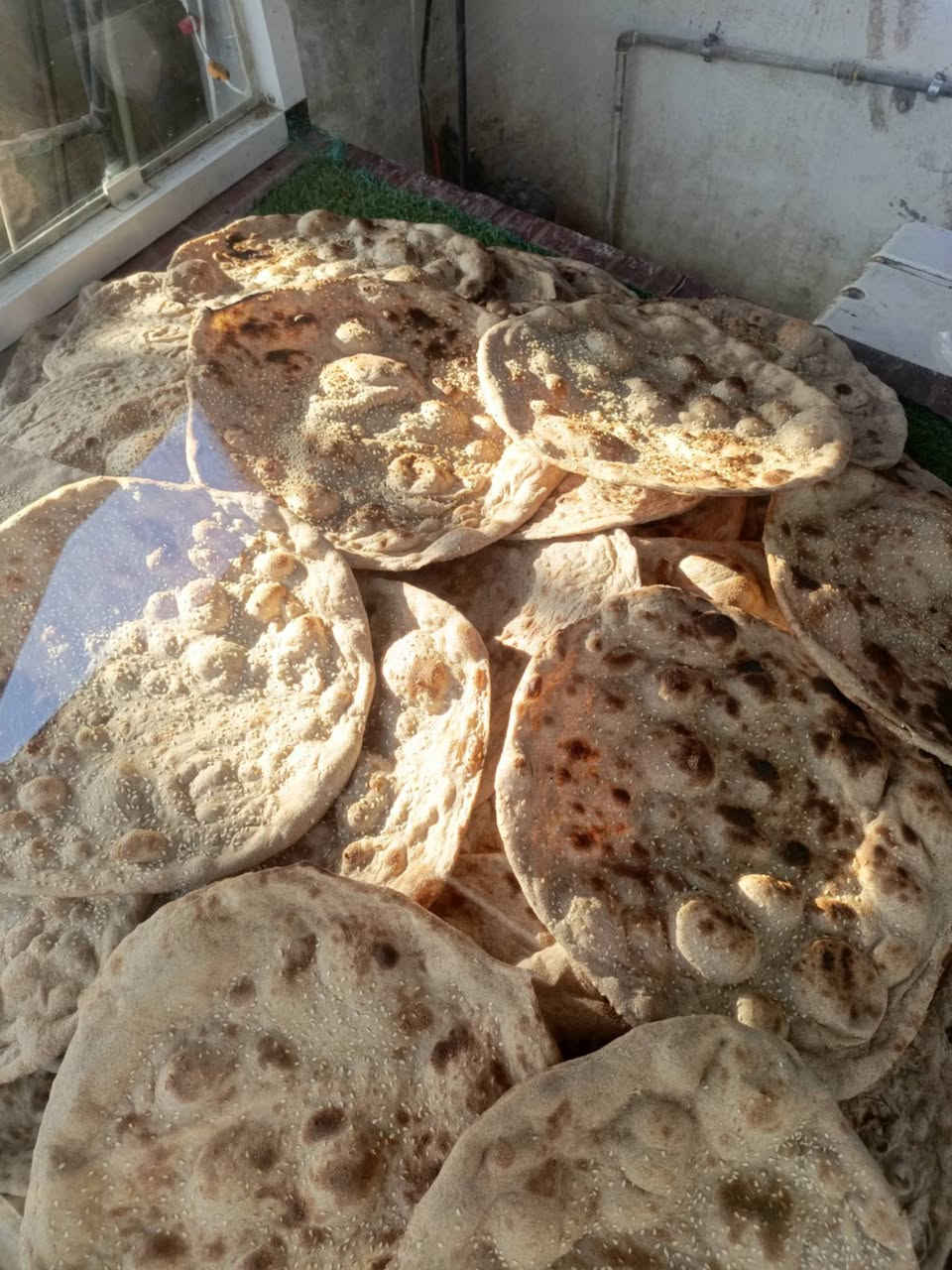أهلنا الطيبين 🤗 🌹 
🟨 وفرنـالكم اجود انواع الخبز 
وبأسعار جداََ منـاسبه🤗 
🟨 خبز مع سمسم 
      خبز بالحم 
      خبز شعير
كل الي عليك تطلب من مسوكجي ويصلك للباب 
      مخابز الكوار 😋 

🟨بوجود مسوكجي لا تحتار طلبكم يوصل لباب البيت ..

للطلب والأستفسار⬇️
*********** 📞 واتساب
***********

