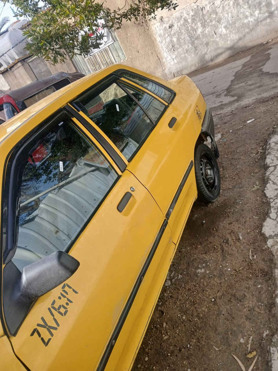 السلام عليكم لبيع سابيه موديل 12 سياره نظيفه تجي تشوفه كربائيه شغاله سنويه جديده مصفر هئيه بس غرمات عليهه ٤٠٠ قطعه من سعره هزه جده تخم تايرات جديد محرك مجفته جديده كير ومحرك مكفولات كشره حلو بي بي لوحض مكاني الشعله سعر ٢٨ وبيه مجال رقمي ***********
