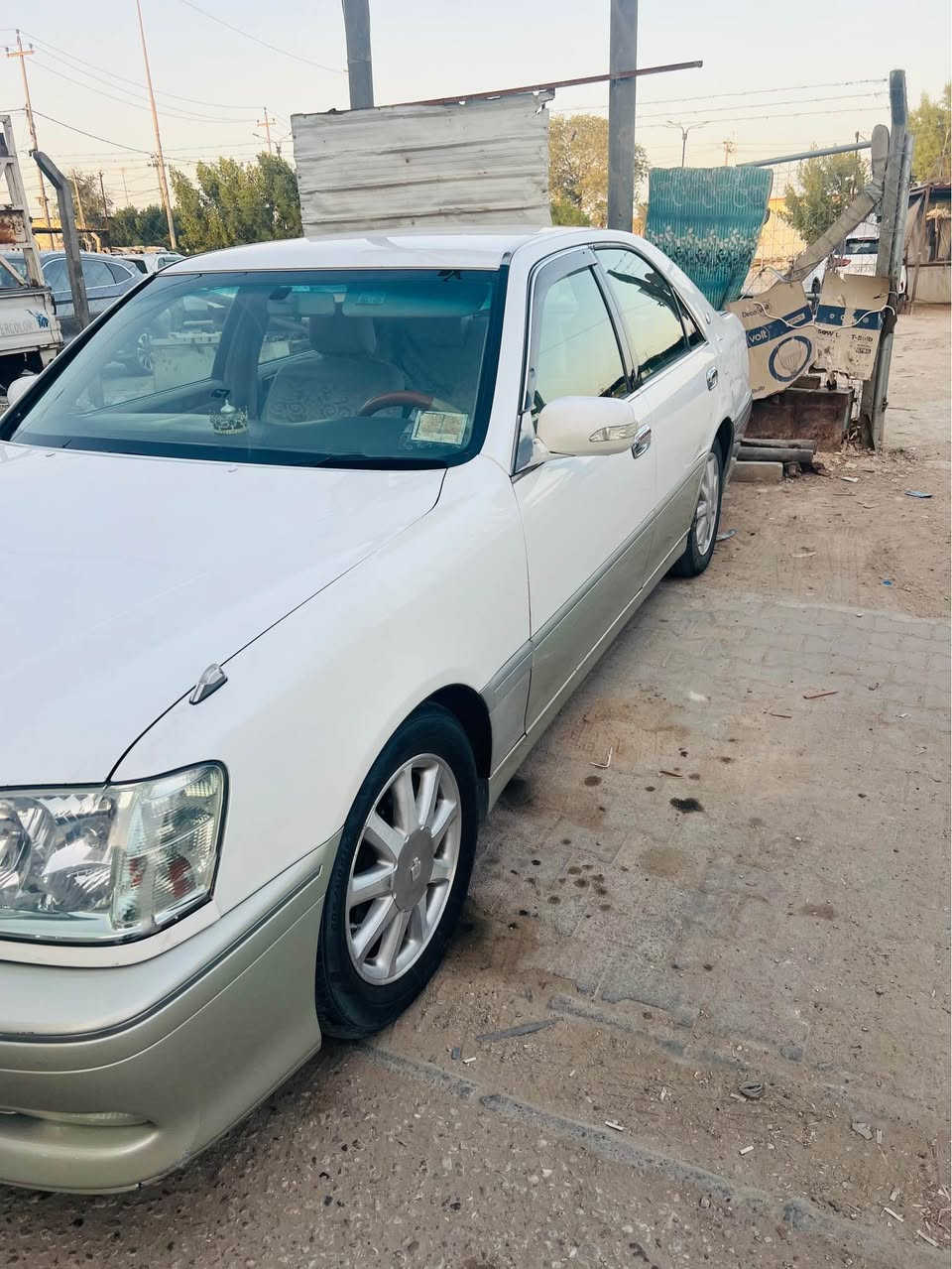 ملكة 2002 مدفوعة الگمرك
كرستال اصل 
دي فور الجبير 
4 دكم 
تبريد خلفي 
ثلاجة
بردة خلفية
تحكمات ستيرن
العدادات شاشة الكترونية 
زوج تايرات 
الكير والمحرك جديدات
السيارة فول 
السعر 105 وبي مجال كلش بسيط
*********** النجف, العراق
