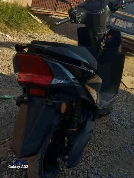 السلام عليكم  موطور للبيع سكنس شحن مابي شي 6بطاريات دبل ملف 2000 السعر 600وبي مجال 
للاستفسار على الرقم
***********
