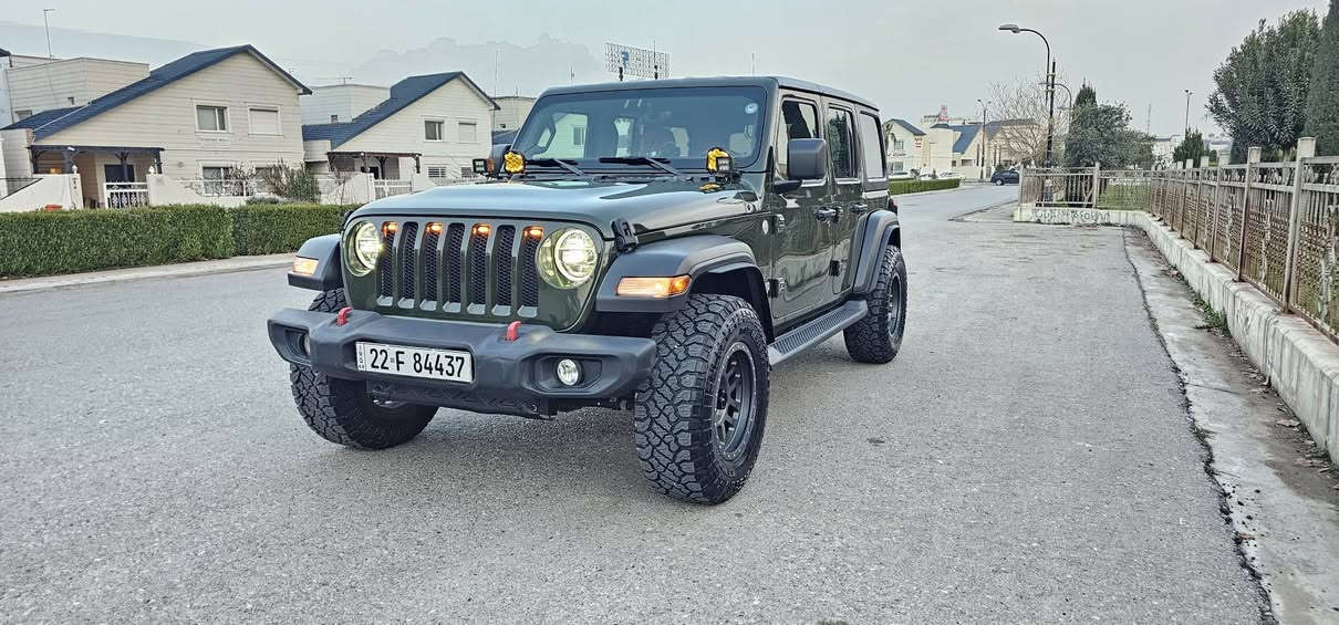 جيب رانگلر unlimited sport 
2021
العداد ٤٢ ميل 
اللون زيتوني 
المحرك 20 turbo  
مكفول من  والتبديل والتعديل والدواخل والايرباگ  
السياره حادثها  تاير السايق فقط 
مواصفاتها تشغيل عن بعد رادارات شاشه كبيره وكشن تدفئه وستيرن تدفئه جامات كهرباء  وسماعات ودمام alpine 
سقف  بلاستك متحرك 
السياره مسوين عليها تعديلات خفيفه وياله تايرات  ماركه واكسسوارات 
السيارة ولا ملاحظه ولا نقص 
السعر ٢٥٨٠٠ $$ مجال قليل 
مكان السياره( أربيل  أو  بغداد )
للمعلومات الاتصال 
*********** الواتس اب شغال
