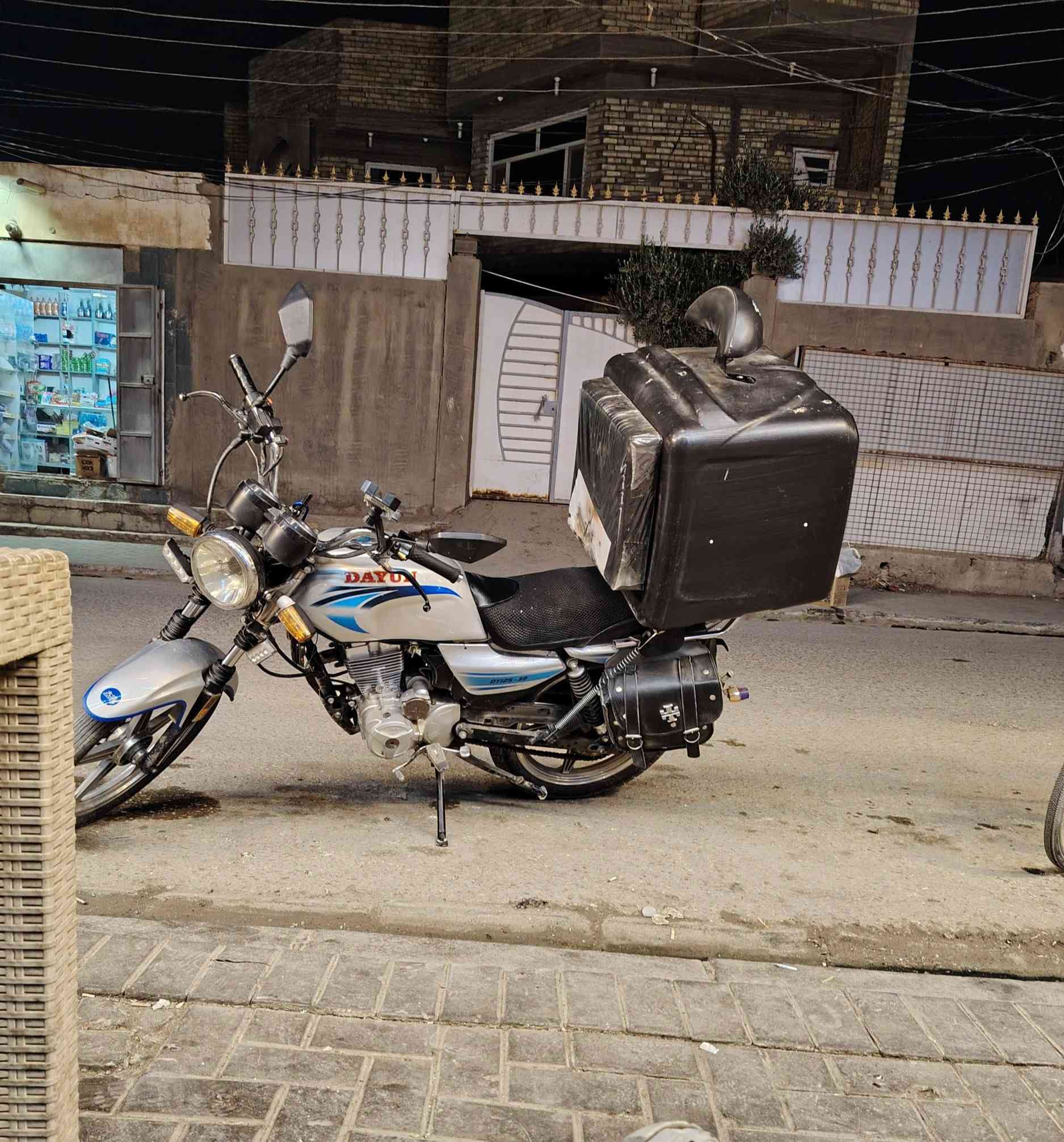 دايون عظم موديل23 كلك كلها شغال مكينه جديده وناعمه مكان نجف مشخاب ٧٠٠ وبيه مجال 
***********
