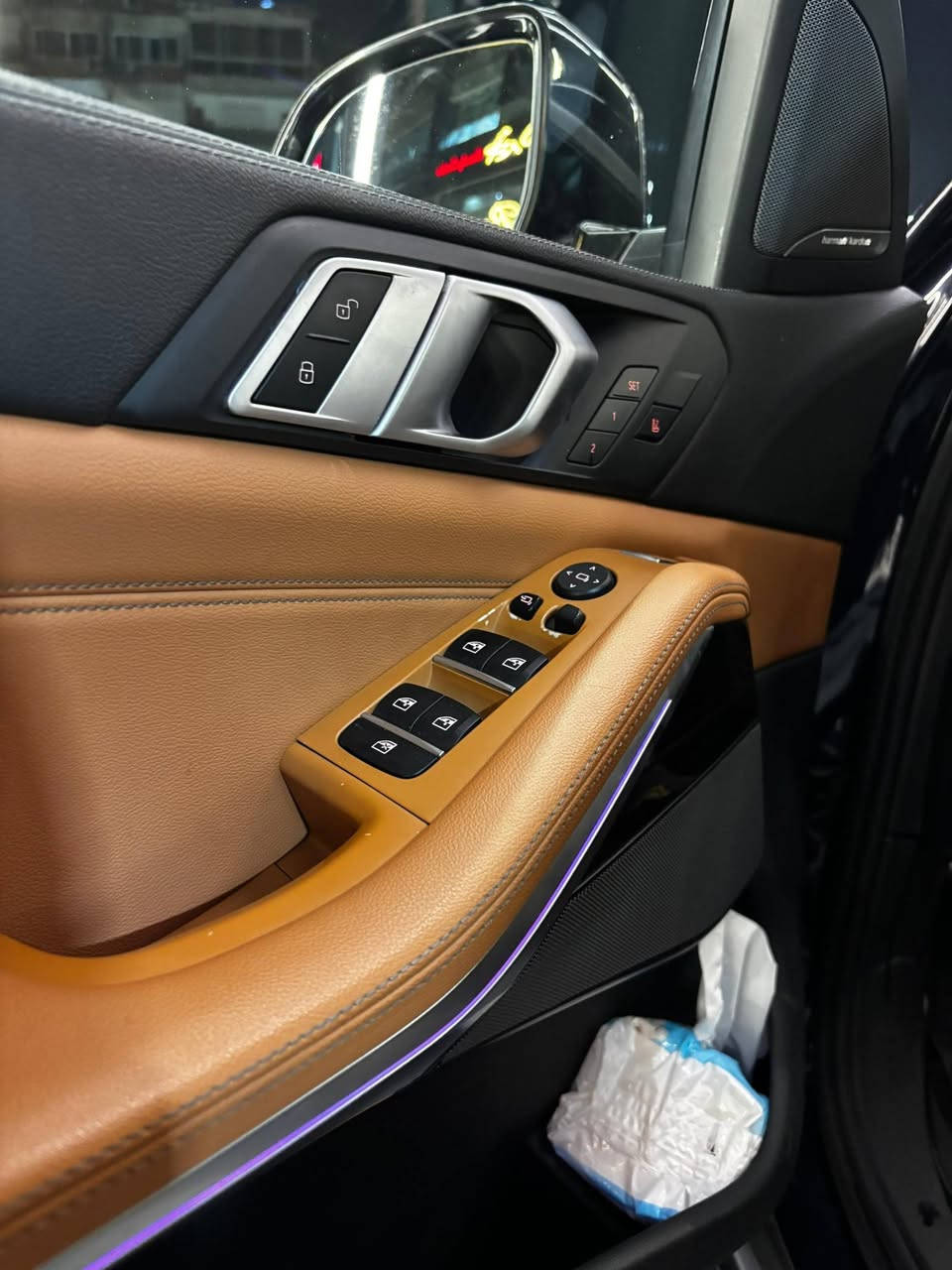 BMW X5 M40i
Model 2020
147,000 km
Exterior Color : Black
Interior Color : Camel 
3000 cc
375 hp
Head-up display
Harman / Kardon sound
system Panoramic sunroof
Blind spot
Shifting paddles Wireless charger
Folding mirrors 
Keyless entry
Fully electric seats
Electric tailgate
Memory seats package
Apple CarPlay / android auto 
Ambient lighting 
Lane keep assist
Brake assist
Electronic brake distributioin
19 inch

For more info call 📞

                           01212839999
Abdelrahman


**إذا كنت صاحب هذا الإعلان وتريد حذفه لأي سبب، رجاءا أرسل رسالة إلى الدعم الفني**
