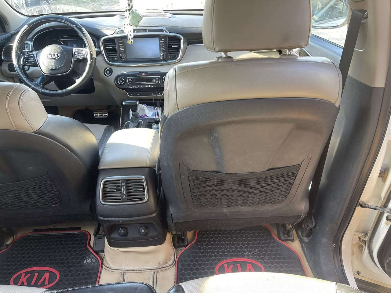 السلام عليكم …
سورنتوا 2018 شكل 20
محرك V6 /3500
خليجي حادثه باب وجاملغ الايسر
فول مواصفات للأخير
بانو راما
تخم تاير جديد
صدر جديد
شكل ال 20
جي بي اس
سايد بريك دكمه
4 انضمه قياده
بصمه
كشنات جلد وكهرباء
بردات خلفيه
جنطه كهرباء
ويل كروم 20
محرك V6
الرقم / بغداد  الدولي
المكان / صلاح الدين الدجيل
السعر ٢٣٠$ بيها مجال قليل
للاستفسار ***********
