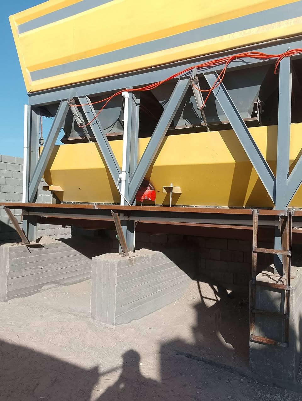 حداد في قضاء شطره اللحم باب وشباك ومحجر *********** اجيك لباب البيت
