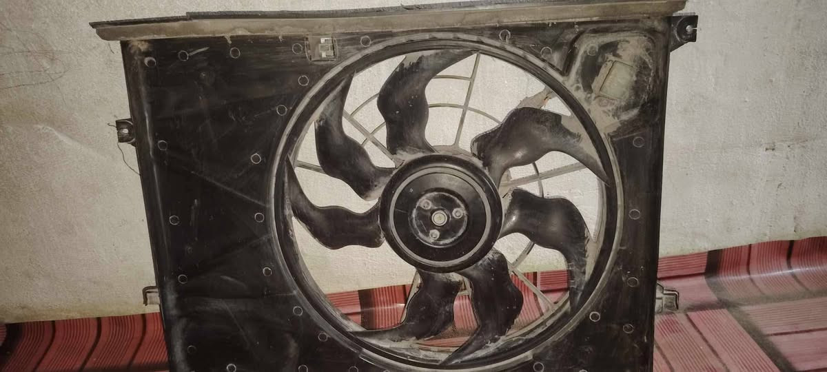 السلام   

  للبيع مروحه كرنفال من 2015الى2018 و
 وجامه اسود بلادي شركه  خلفيه من 2015الى 2020
كصه مالت دعاميه من 2015 الى 2020
وكاعيات كرنفال من 2015 لى 2020
سعر الكل 200 الف 

الرقم ***********
